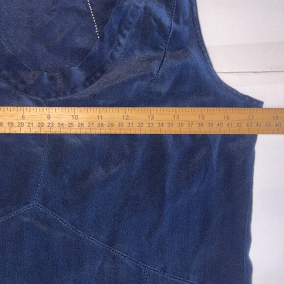 Tory Burch 100% Silk Navy Blue Sleeveless Blouse Capsule Wardrobe Timeless sz 6 - Picture 5 of 6